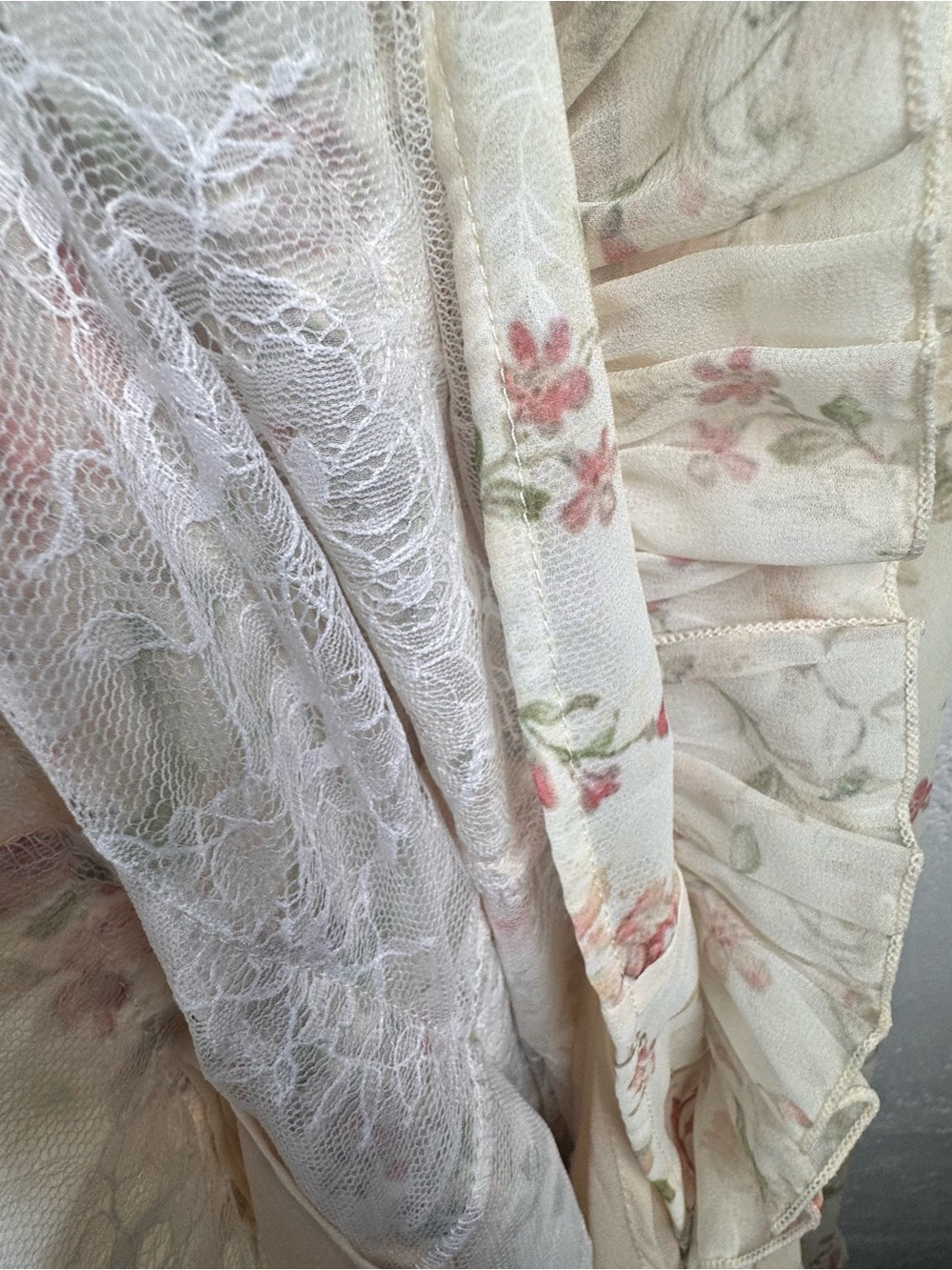 The Carmen Dress in Carmel Valley Rose Floral Ruffle Wedding Revolve Current 0 - Picture 9 of 16